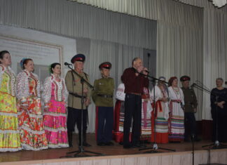 В воскресенье в Заковряшинском доме культуры состоялся концерт «Мы вместе!», организованный волонтерской группой «ZOV22»