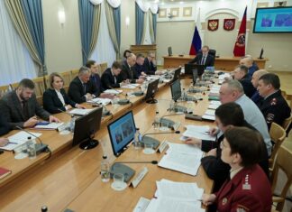 Губернатор Алтайского края Виктор Томенко провел заседание антинаркотической комиссии